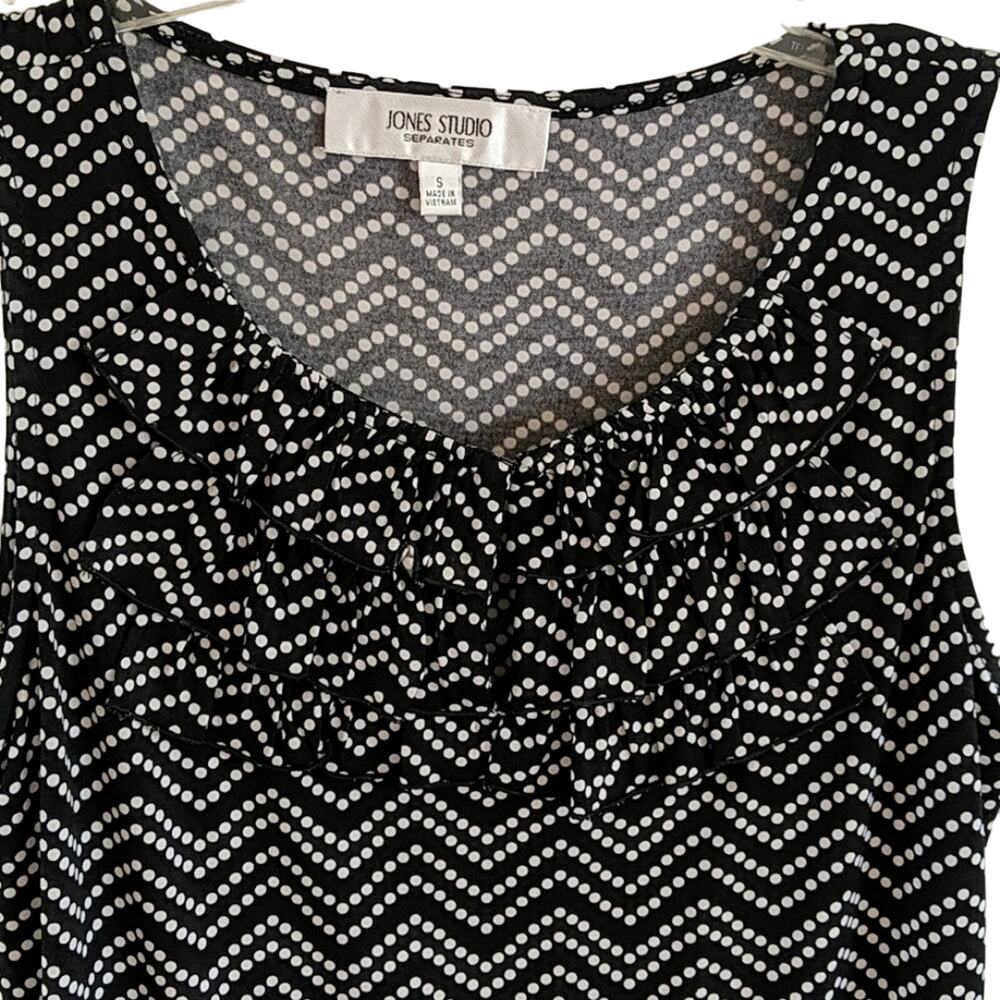 EUC Jones Studio Ruffle Front Top - Picture 2 of 5
